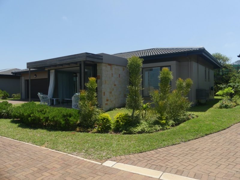 IMMACULATE 2 BEDROOM FREESTANDING HOUSE WITH SEA VIEWS.
